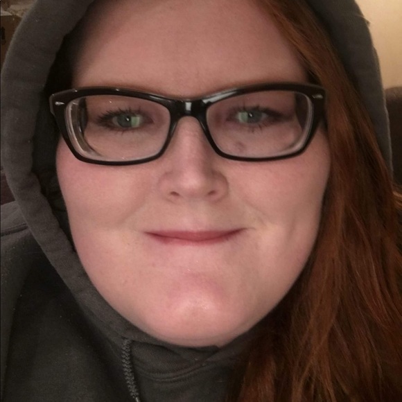 Meet your Posher, Laura - Picture 1 of 1